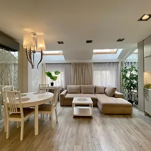 https://garbarska-lux.krakowhotelspoland.com