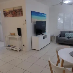 https://ocean-breeze-apartments-hervey-bay.queenslandhotels.net