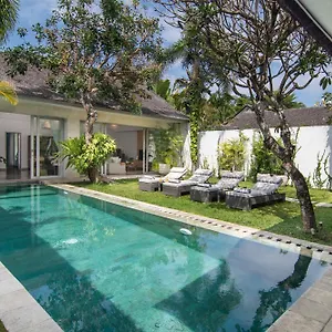 https://villa-mia.ubudhotelsnow.com